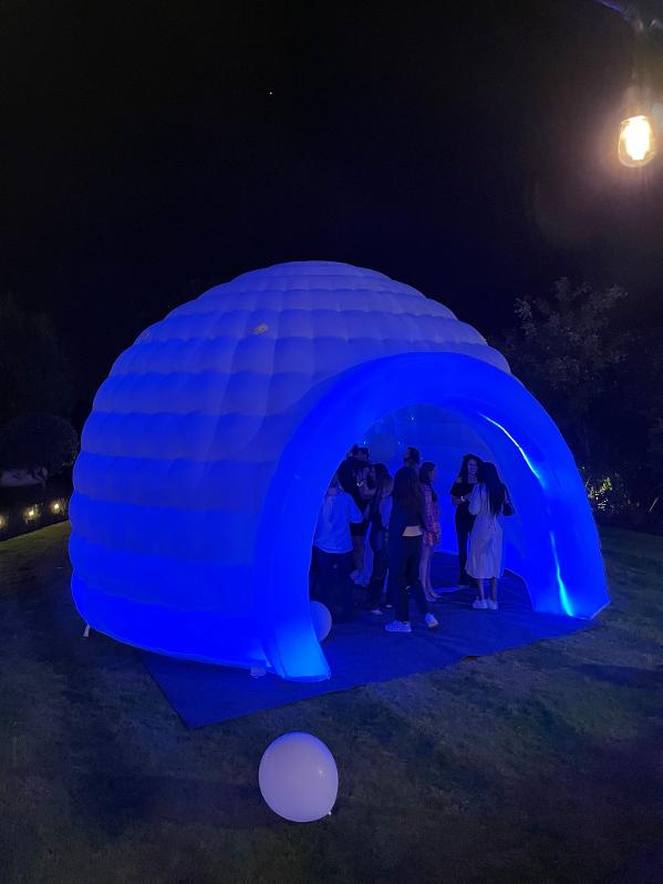 Blow up outlet igloo